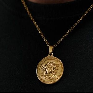 Medusa Round Pendant Necklace 18K Gold Plated